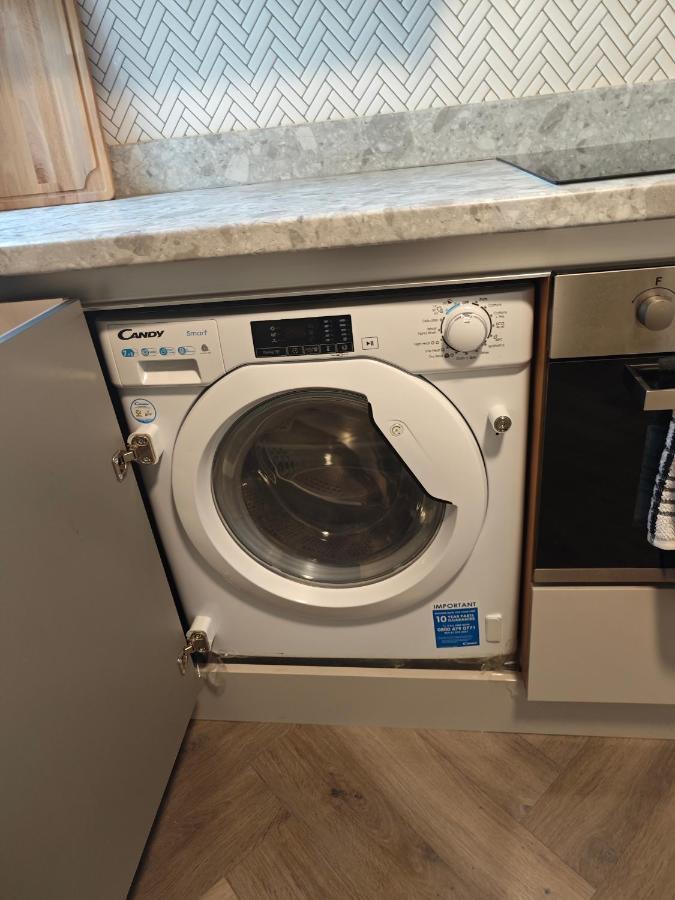1 Bedroom Flat In Wood Green Piccadilly Line London Kültér fotó
